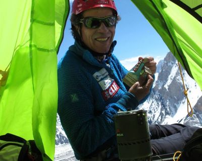 Óscar Cadiach completa su gesta: 14 ochomiles sin oxígeno a los 64 años